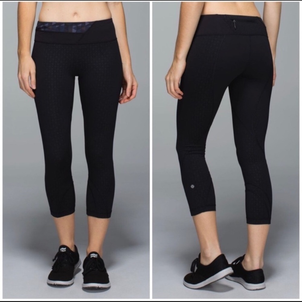 Lululemon Run Inspire Crop II Tri Geo Embossed S2